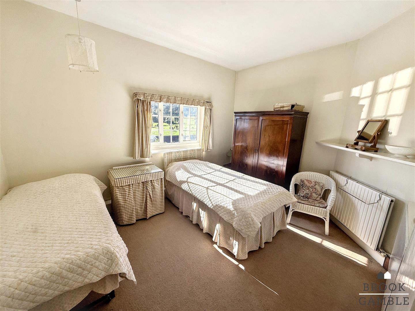 5 Bedroom House - Detached. Pashley Road in Eastbourne,  20